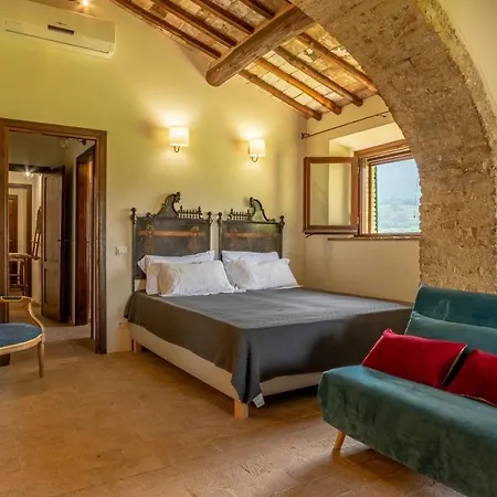 Podere Bargnano Cetona, Sleeps 12, Pool, Wifi, Air Conditioning Villa *