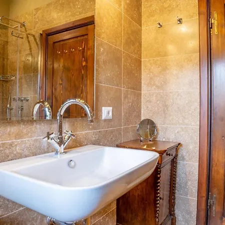 Podere Bargnano Cetona, Sleeps 12, Pool, Wifi, Air Conditioning *