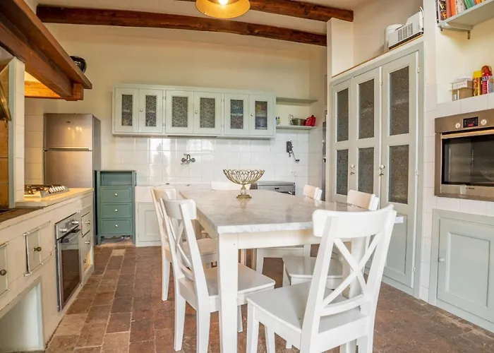 Podere Bargnano Cetona, Sleeps 12, Pool, Wifi, Air Conditioning Cetona