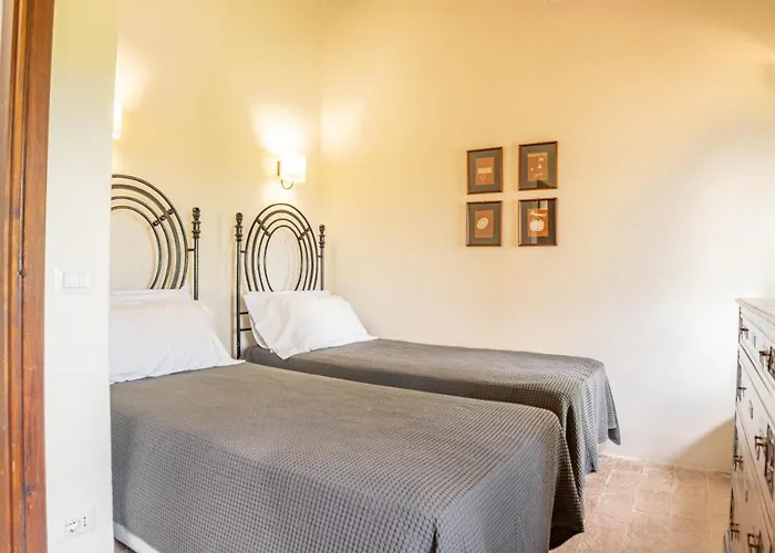 Podere Bargnano Cetona, Sleeps 12, Pool, Wifi, Air Conditioning Cetona