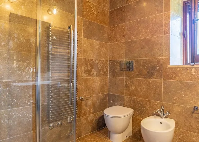Podere Bargnano Cetona, Sleeps 12, Pool, Wifi, Air Conditioning * Cetona