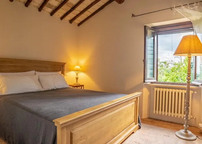 Villa Podere Bargnano Cetona, Sleeps 12, Pool, Wifi, Air Conditioning *